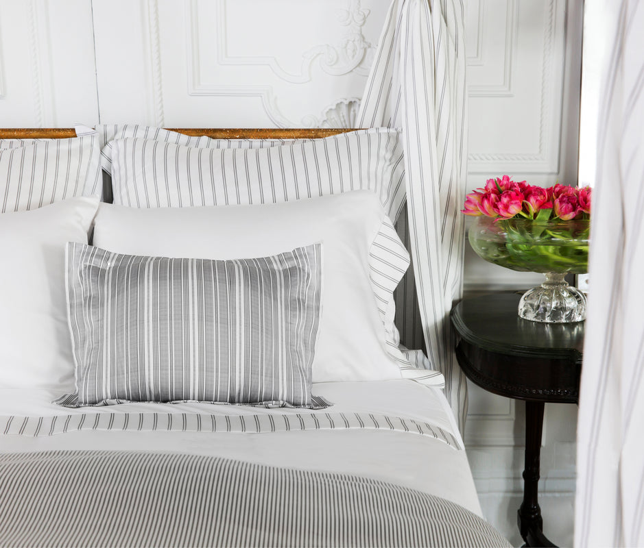Au Coeur de la Vie Hermès Silk Scarf Pillow – Tribute Goods Fine Linens